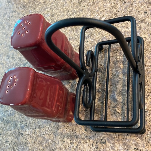 Longaberger Paprika Salt & Pepper Shakers & Black Wrought Iron Holder Caddy - Picture 14 of 17
